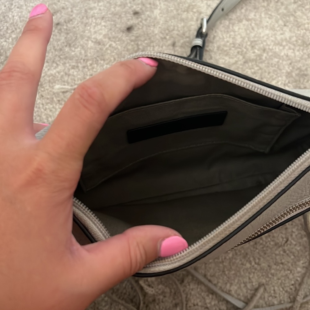 Cross body - Picture 5 of 6